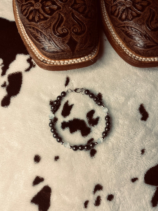 𝒞𝑜𝓌𝑔𝒾𝓇𝓁 𝒫𝑒𝒶𝓇𝓁𝓈 𝐵𝓇𝒶𝒸𝑒𝓁𝑒𝓉