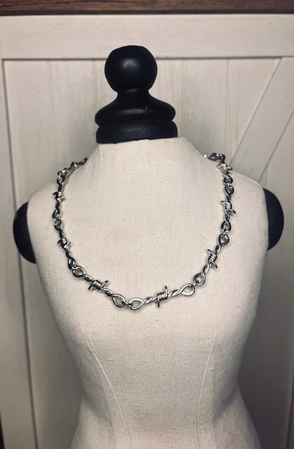 𝐵𝒶𝓇𝒷𝑒𝒹 𝒲𝒾𝓇𝑒